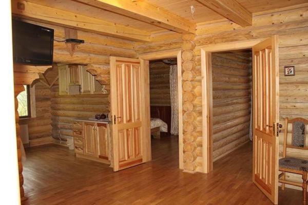 אוריאבצ'יק Privatna Sadiba Chalet מראה חיצוני תמונה