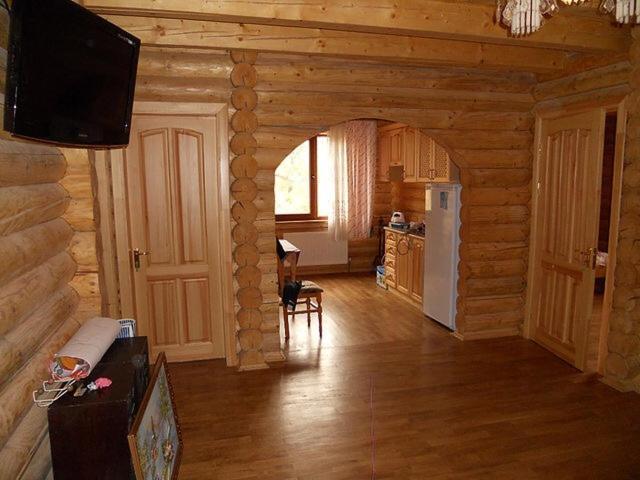אוריאבצ'יק Privatna Sadiba Chalet מראה חיצוני תמונה