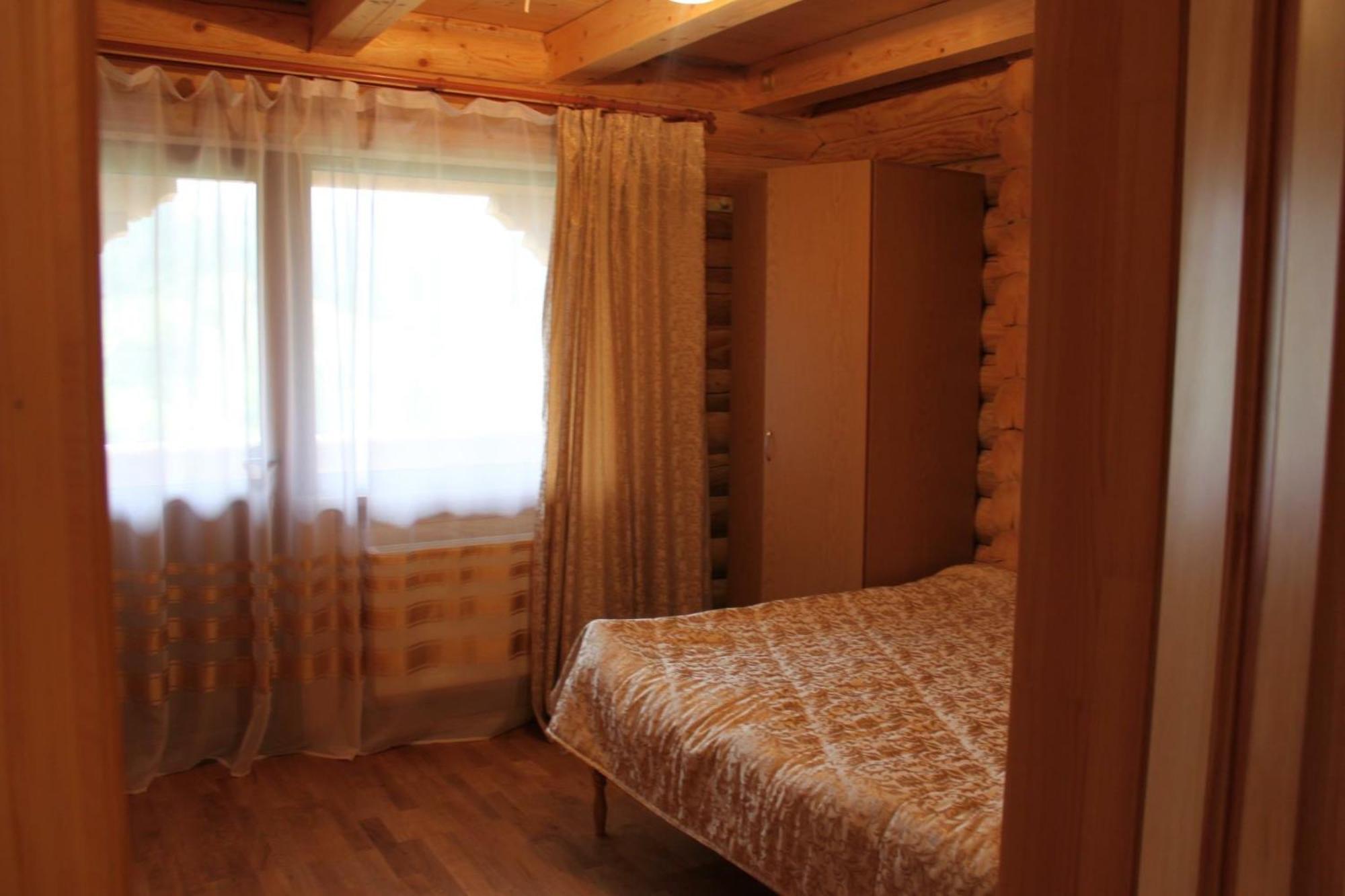אוריאבצ'יק Privatna Sadiba Chalet מראה חיצוני תמונה