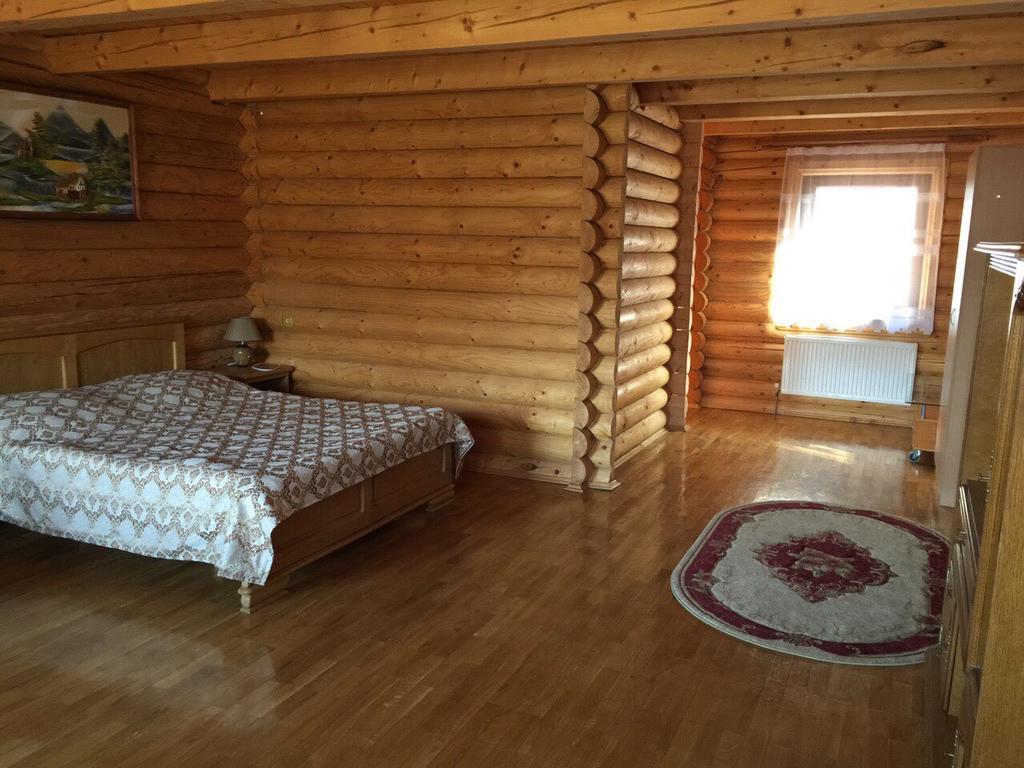 אוריאבצ'יק Privatna Sadiba Chalet מראה חיצוני תמונה