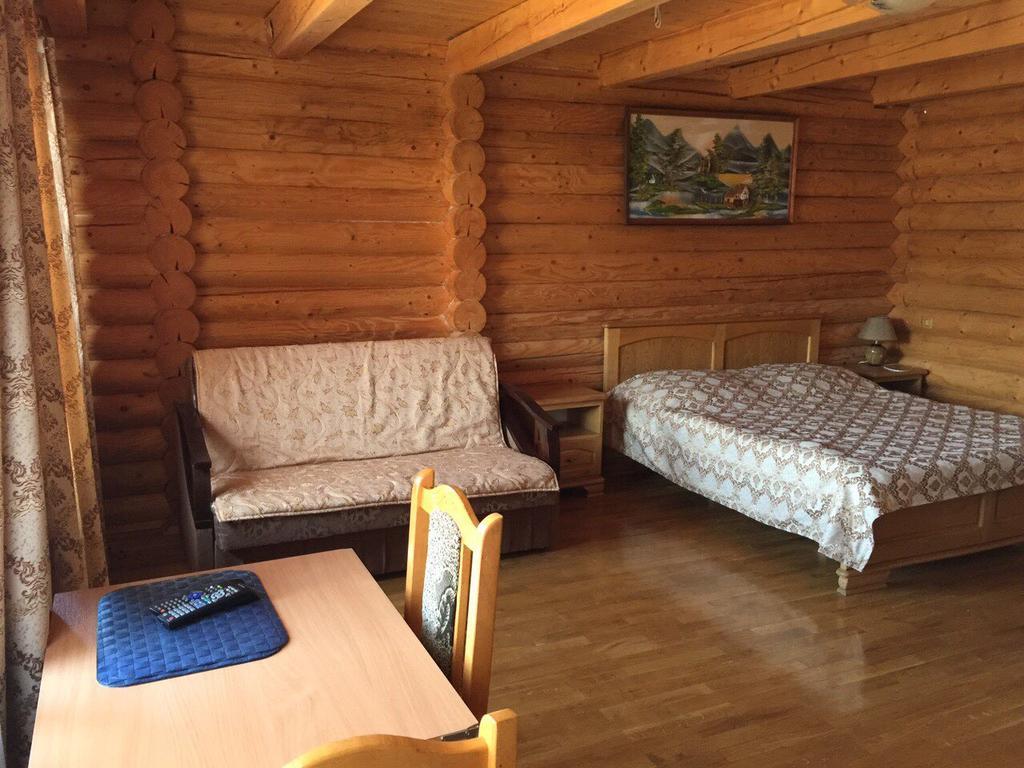 אוריאבצ'יק Privatna Sadiba Chalet מראה חיצוני תמונה