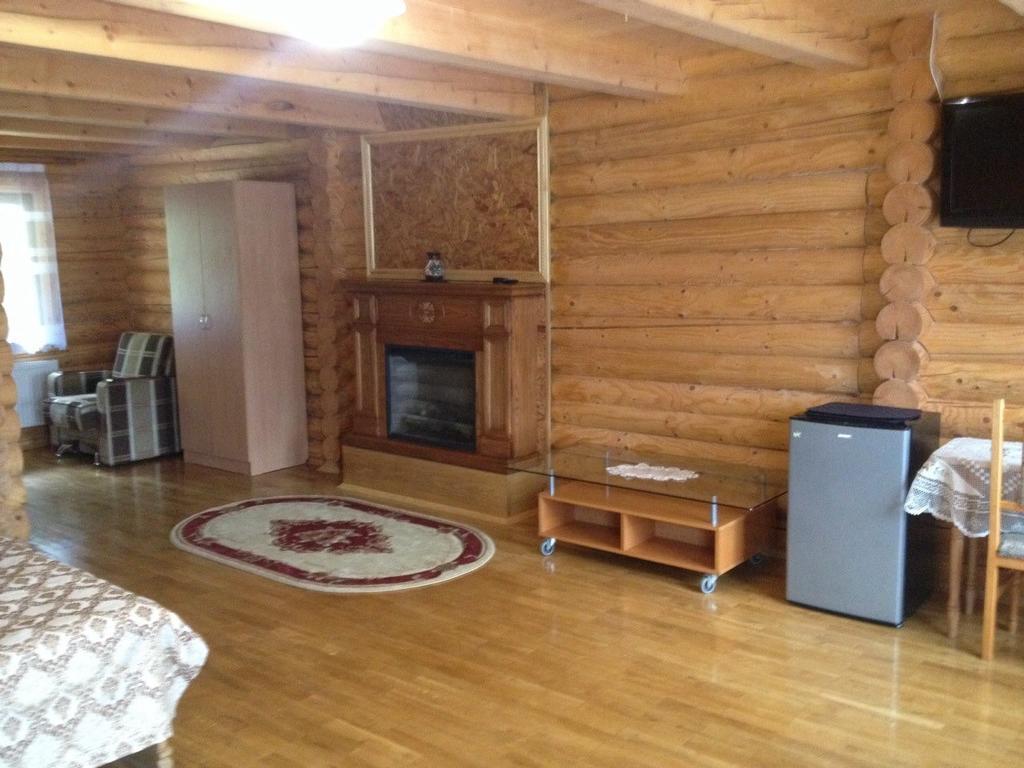 אוריאבצ'יק Privatna Sadiba Chalet מראה חיצוני תמונה