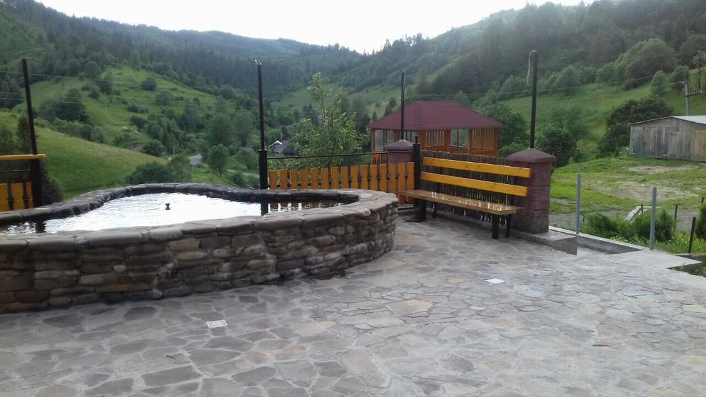 אוריאבצ'יק Privatna Sadiba Chalet מראה חיצוני תמונה